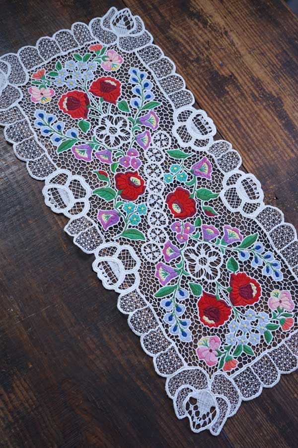 ハンガリーカロチャ刺繍のリシュリュー長方形のマット70×32cm ge