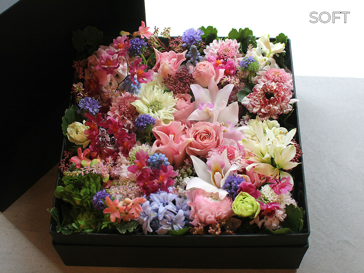 ボックスフラワーアレンジメント8000