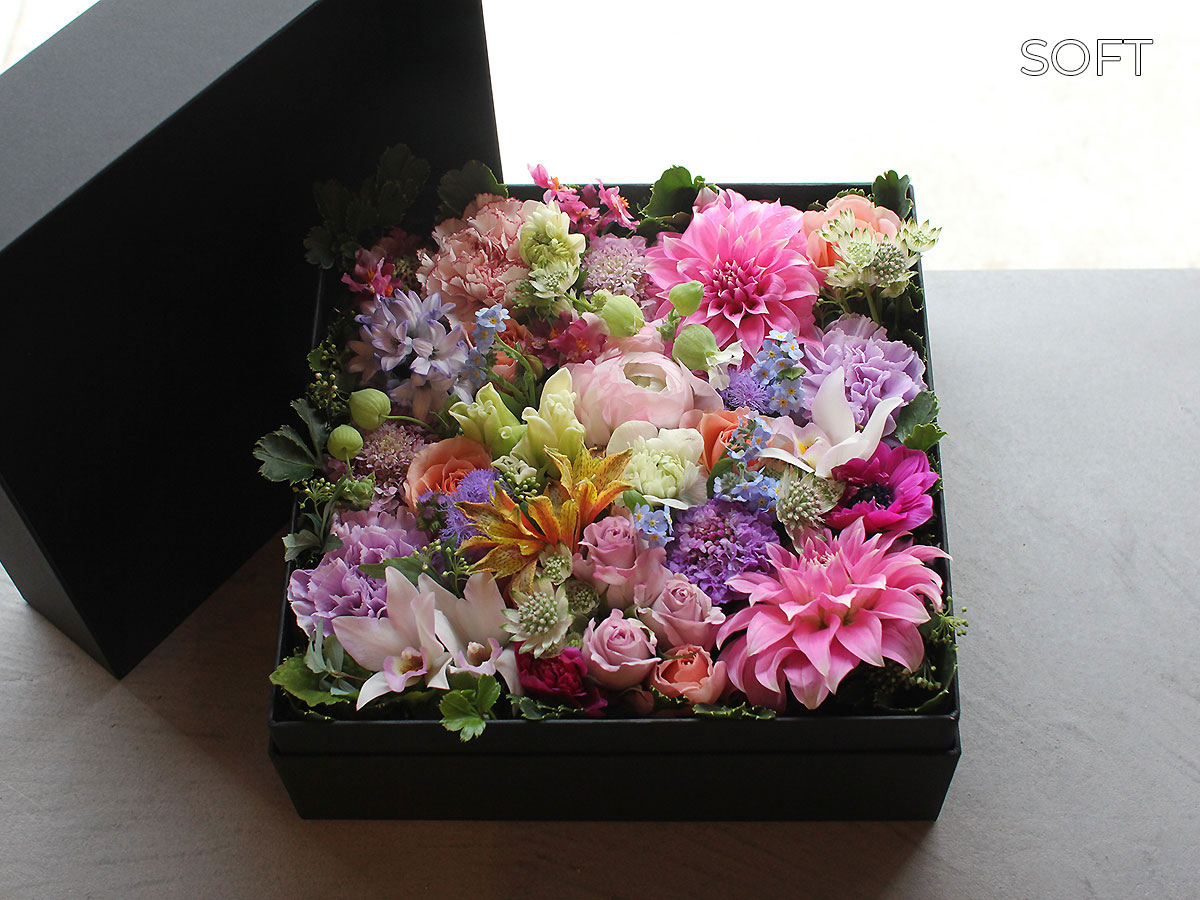 ボックスフラワーアレンジメント8000