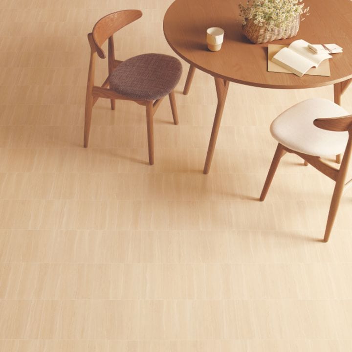 サンゲツ 発泡複層ビニル床シート 石目調 1色 KU-24409 S FLOOR 2025-2027 施設用 ナーシングフロアV ライムストーン（購入単位：本） 1本(1巻)最大9m