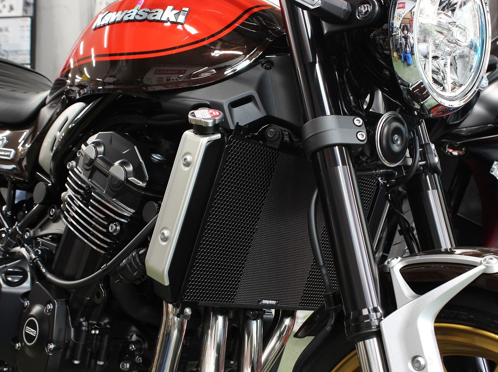 Z900RS/Z900RSCAFE('21-) ラジエターコアガード(黒・銀・金