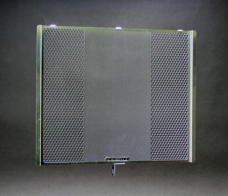 ZX-6R ('13-) ラジエターコアガード シルバー | すべての商品