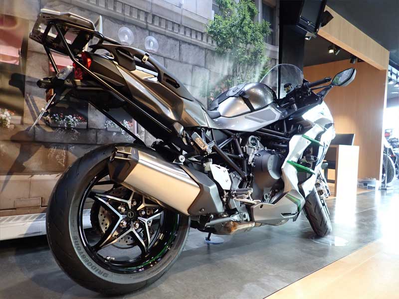 Ninja H2SX/H2SX SE('18-)/H2SX SE+('19-)トップケースキャリア