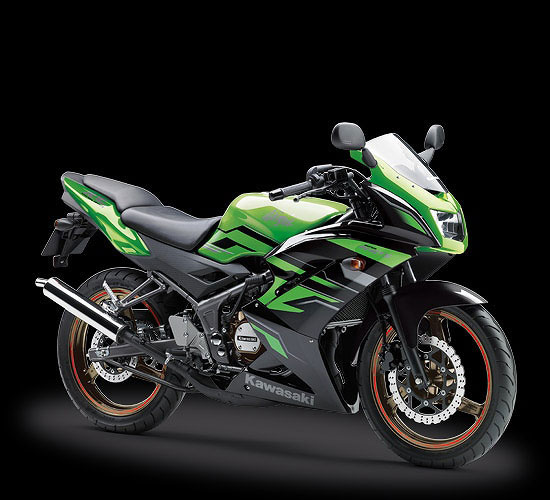 Ninja150RR(2015年ｸﾞﾘｰﾝ・ﾌﾞﾗｯｸ) 純正 COWLING,LWR,RH,EBONY