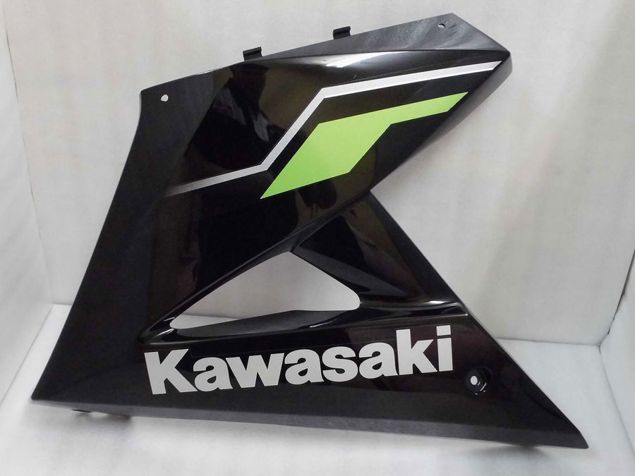 Ninja150RR(2015年ｸﾞﾘｰﾝ・ﾌﾞﾗｯｸ) 純正 COWLING,LWR,LH,EBONY