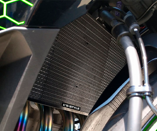 ZX-25R/ZX-4R､RR ラジエターコアガード ブラック