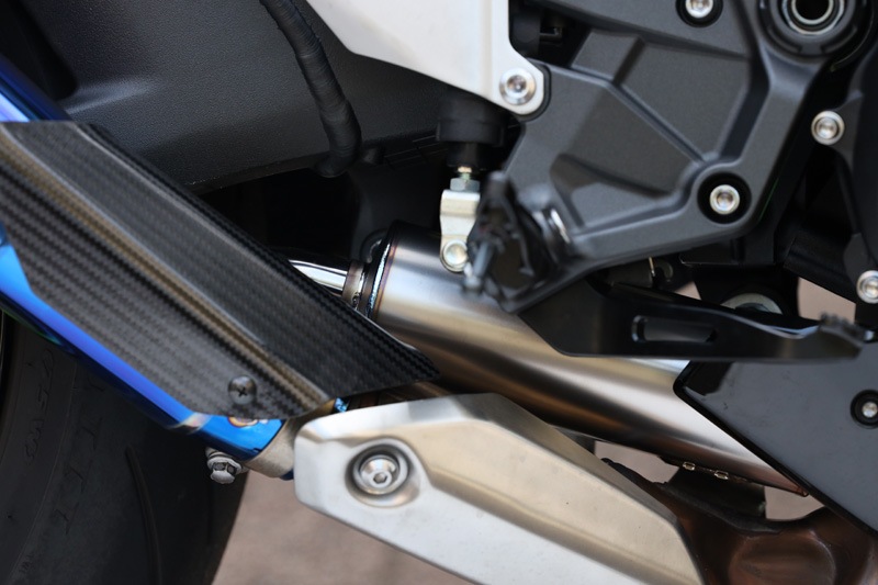 2020〜　ZH2 用スリップオンマフラー　メガホン バッフル有 楽天市場】Z H2/SE 20- スリップオンマフラー 2本出し RACE