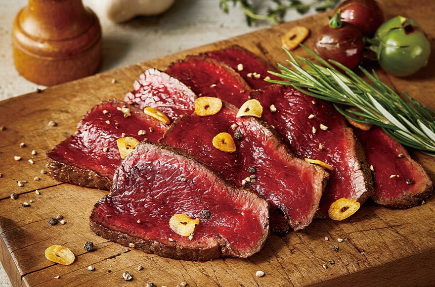 鯨肉のローストホエール