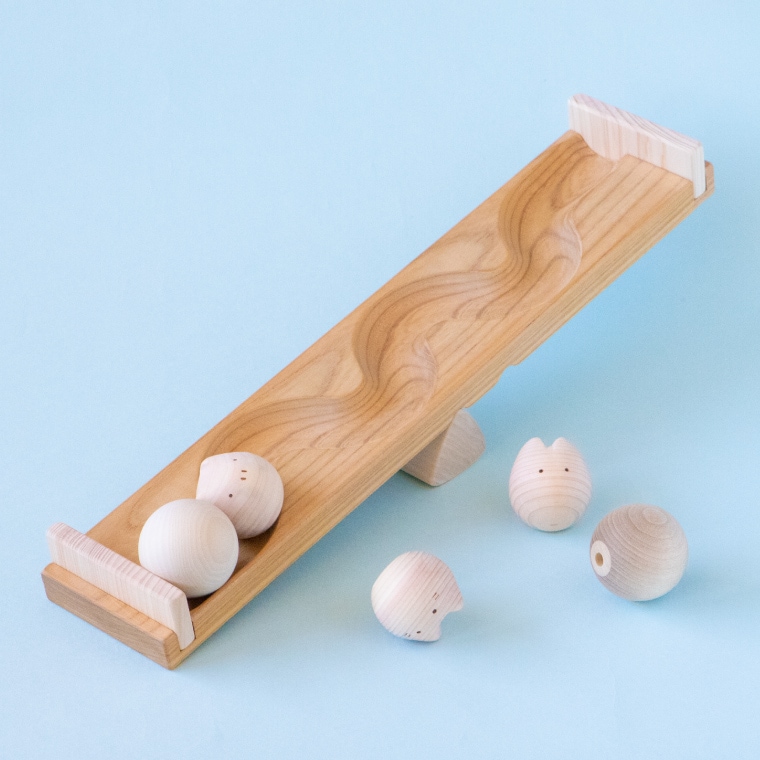 コロコロシーソー【転がし遊び】