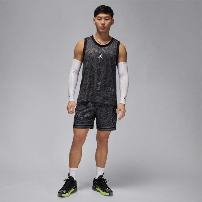 ジョーダン ナイキ バスケ 上下 ノースリーブシャツ ショートパンツ 新品 L JORDAN/ジョーダン バスケットボール パンツ [fn5863-010 DFSPRTDMND