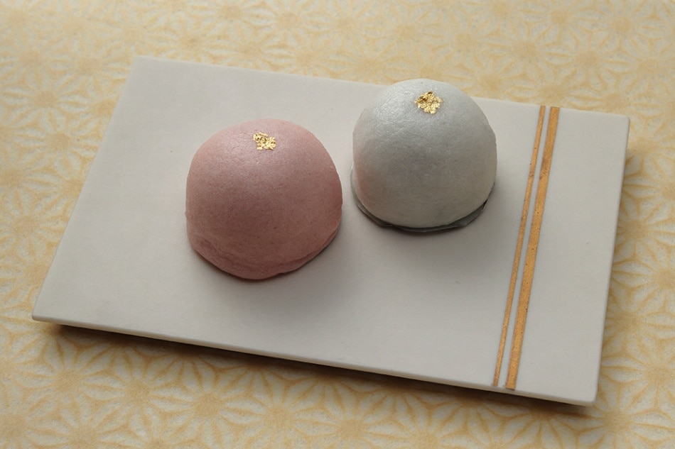 紅白上用饅頭（化粧箱10個入り金箔付き）