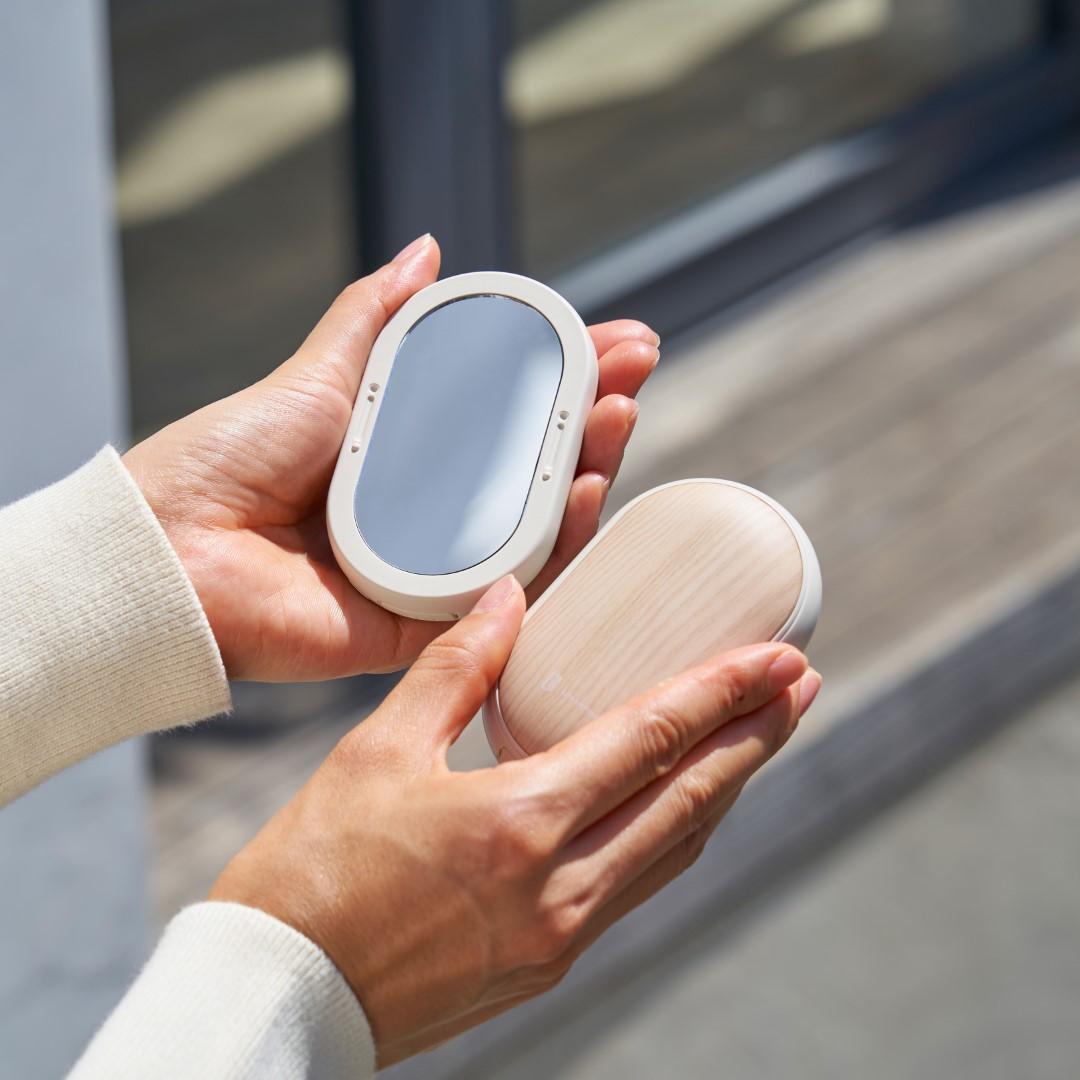 SIMPLE LIFE モバイルバッテリー with 充電式カイロ