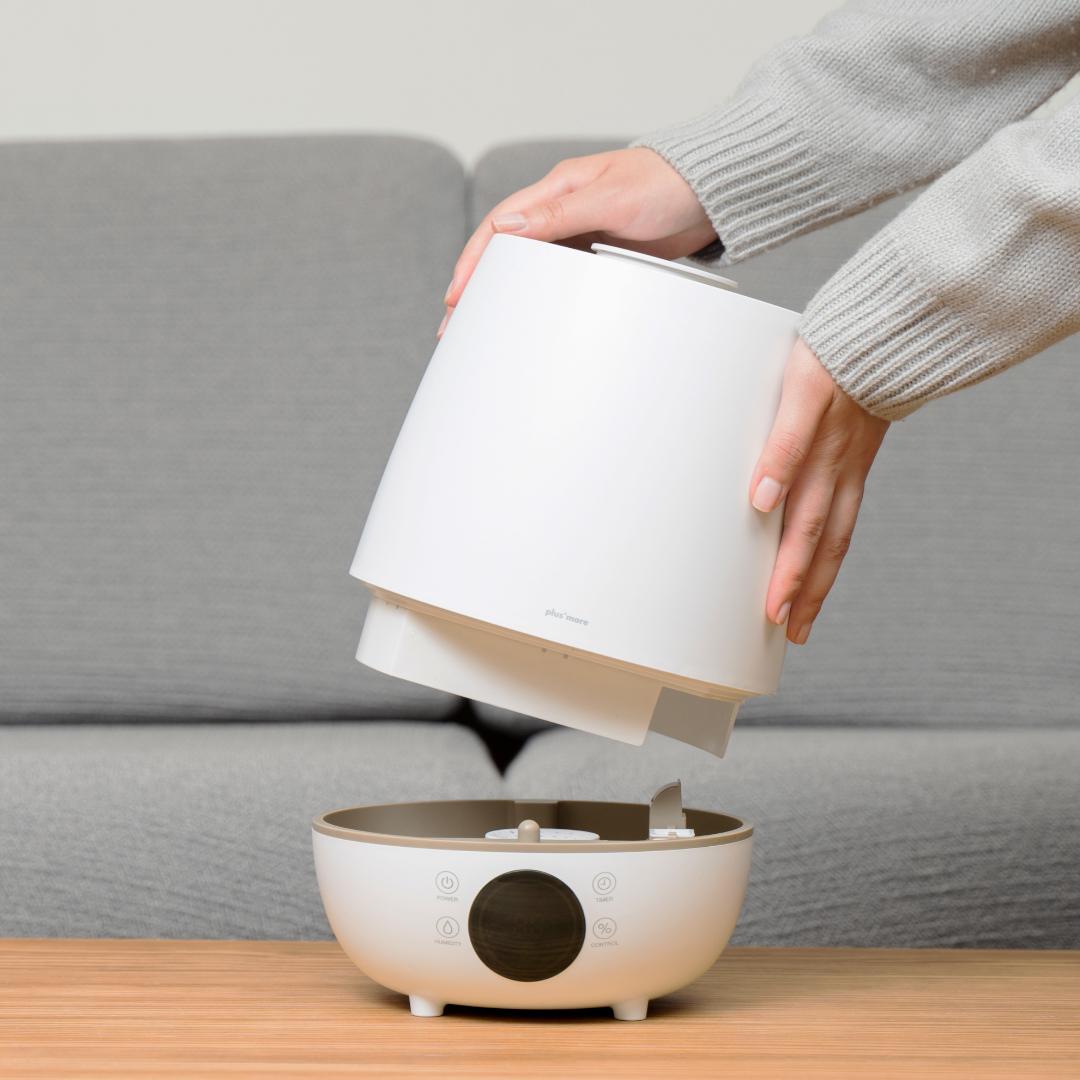 【新品未使用】plusmore（プラスモア）湿度コントロール 超音波式加湿器 plus more】 上部給水超音波式加湿器湿度コントロール付｜リビング用品