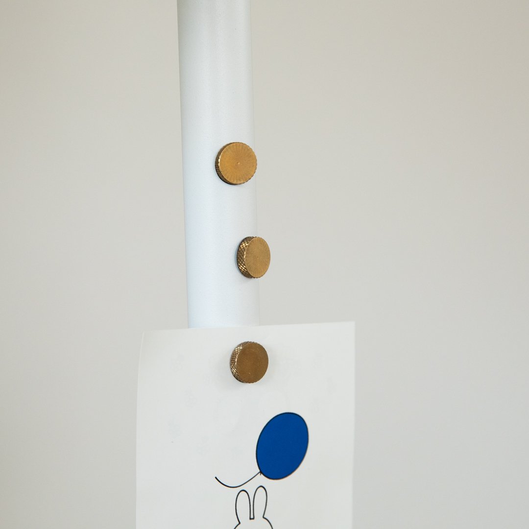 ��DRAW A LINE�� 010 Magnet