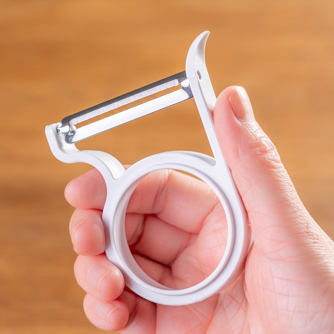 AUX】 軽い力でスーッと切れるピーラー｜キッチン用品,キッチンツール