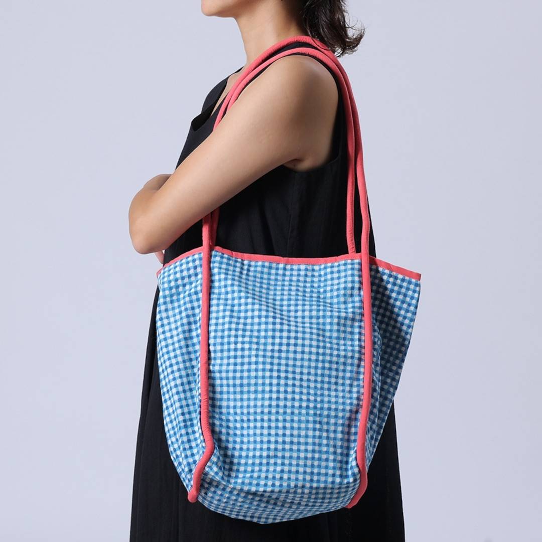 oinimi チェック柄スリングバッグ パイピングがアクセント ブロックプリントのギンガムチェック柄