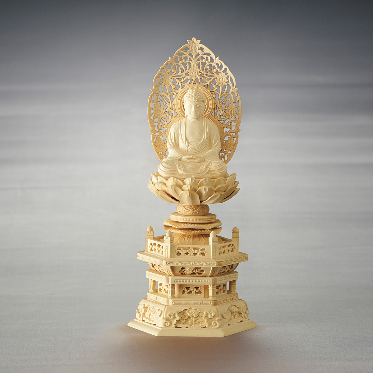 仏像 木彫り 釈迦如来座像 柘植の木 (曹洞宗・臨済宗) 仏壇用のご本尊仏像 （総高10cm幅6cm奥4ｃｍ） 本柘植仏像 上彫り 六角台座 座釈迦 曹洞宗・臨済宗・禅宗 |本尊