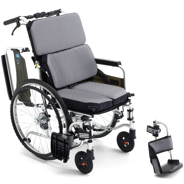 ¿��ǽ �����Ѽ֤��� AFS-22�Υ����ե��åġ������������22��