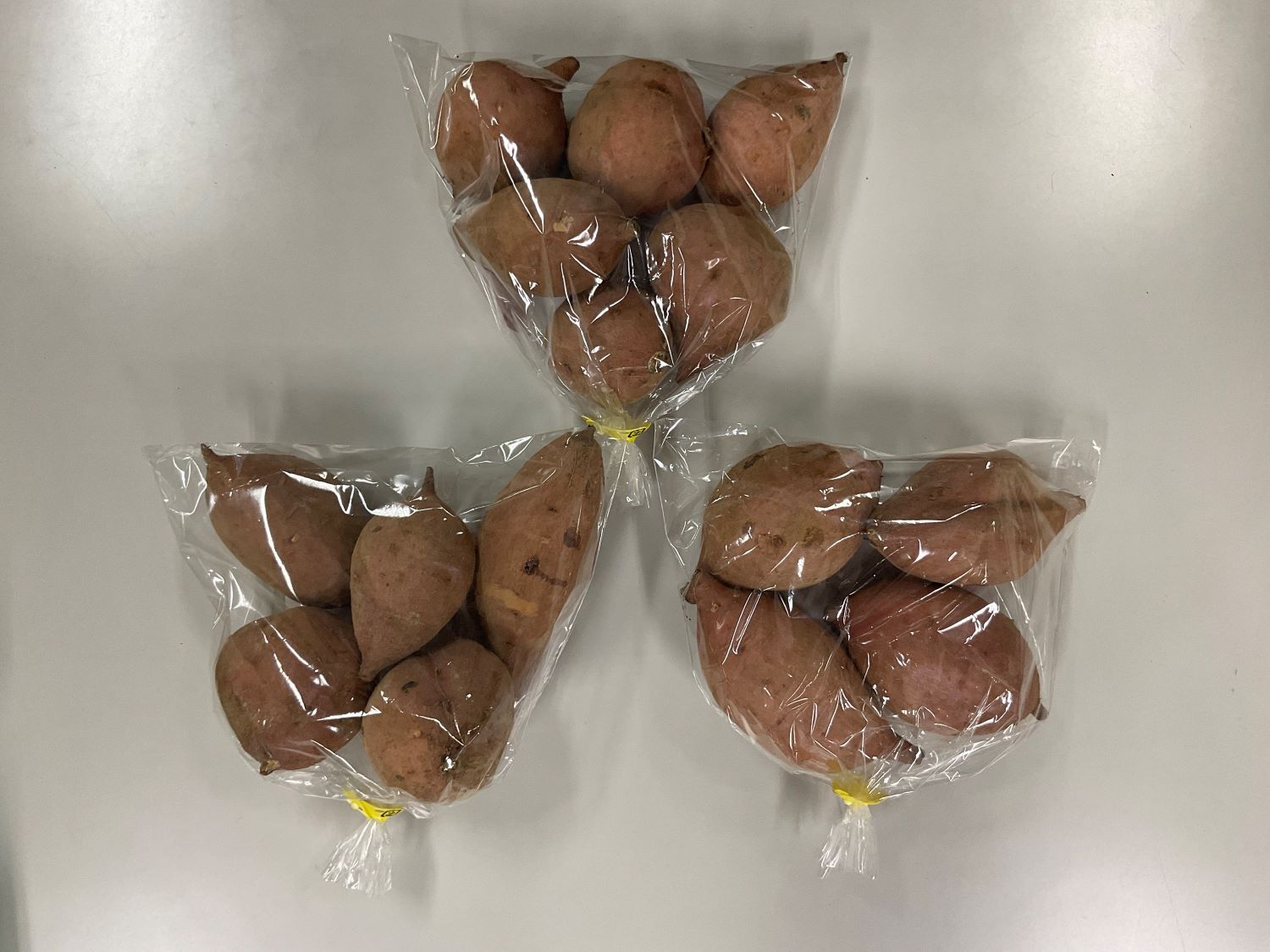 種子島産の安納いも　約４００ｇ袋入り / Ｍ・Ｓ・２Sサイズ混み