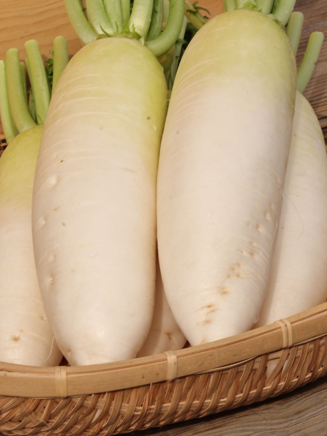 ボリューム満点の大根！　話題の美小姫（みこひめ）１本 / ４L、３Lサイズ