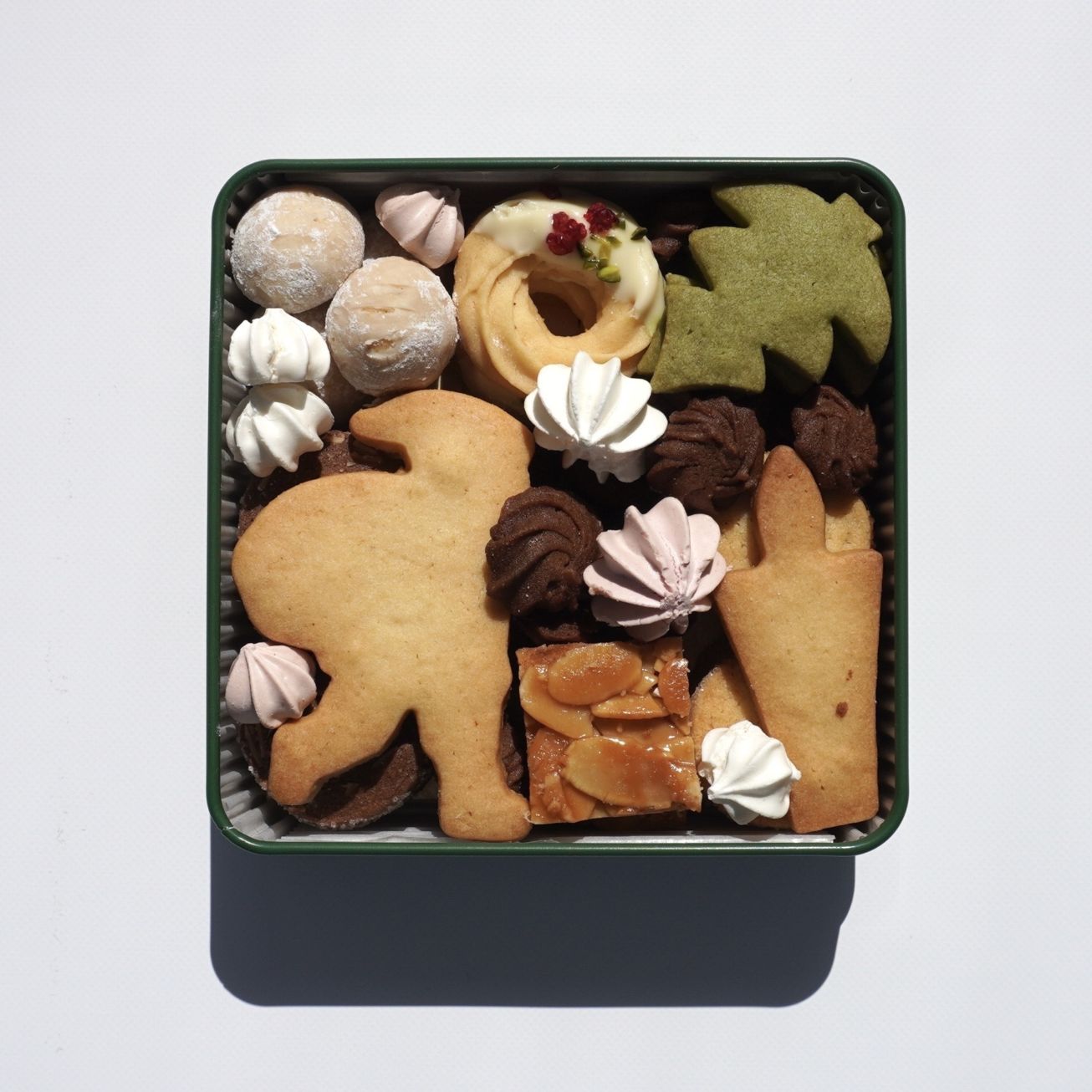 おやつやHyggeクッキー缶「サンタの贈り物」