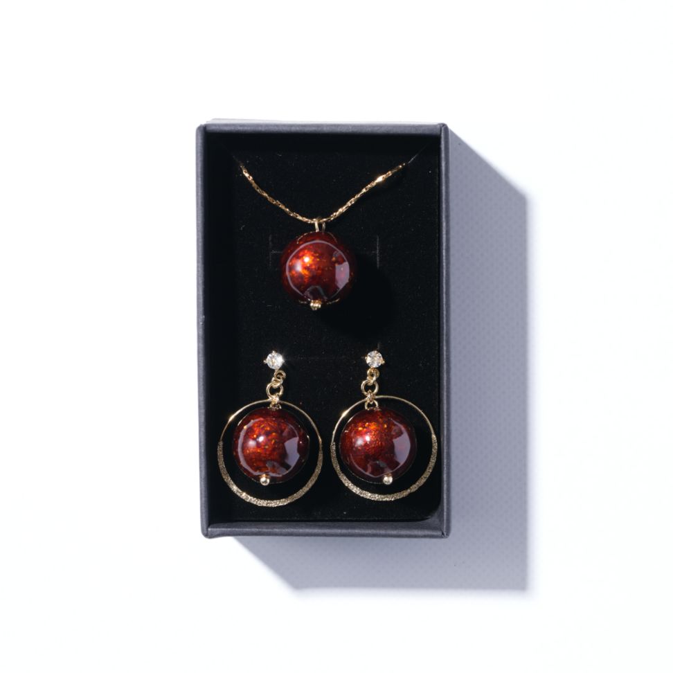 ギフト　陽ネックレス・輪ピアス