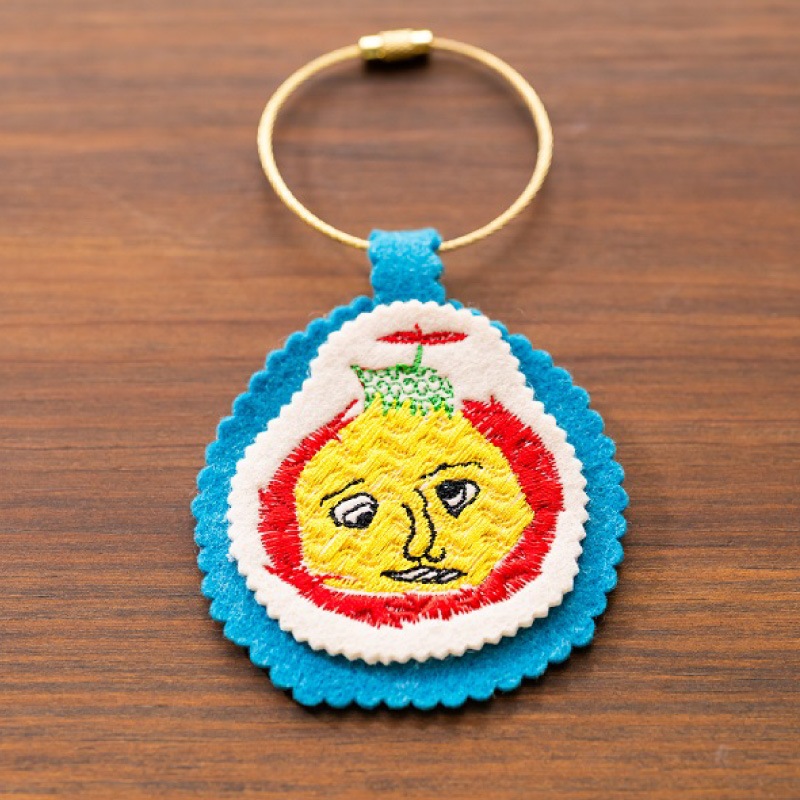 ナニモノデモナイキーホルダー