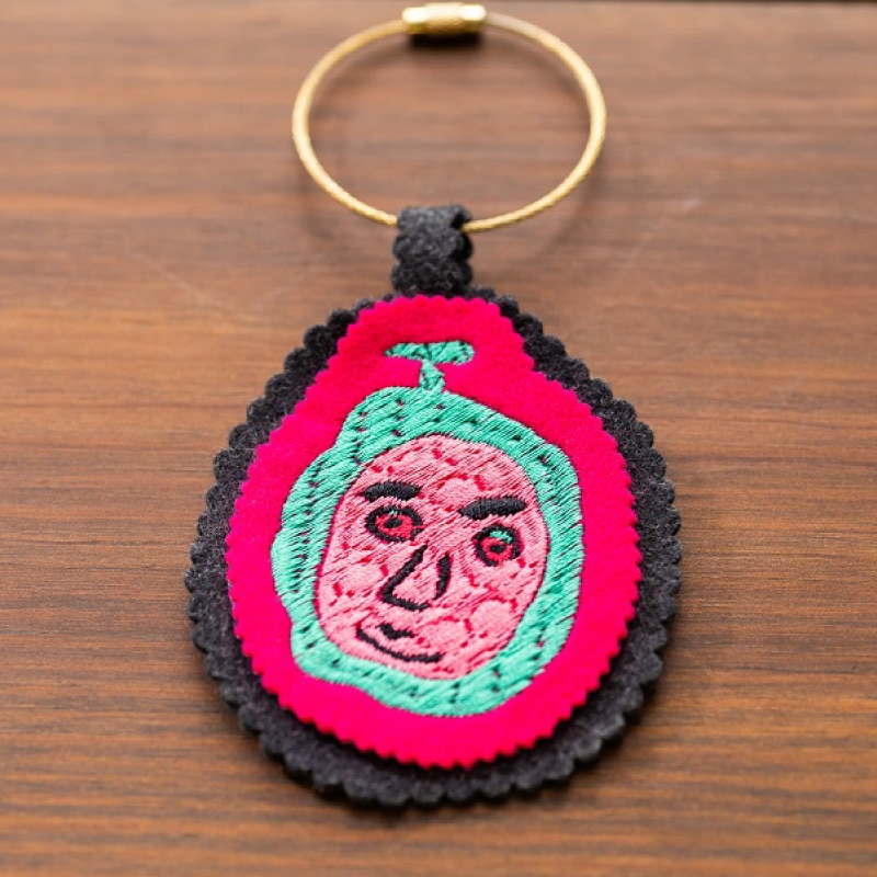 ナニモノデモナイキーホルダー