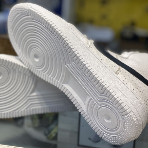 NIKE AIR FORCE 1(エアフォースワン)ソール交換