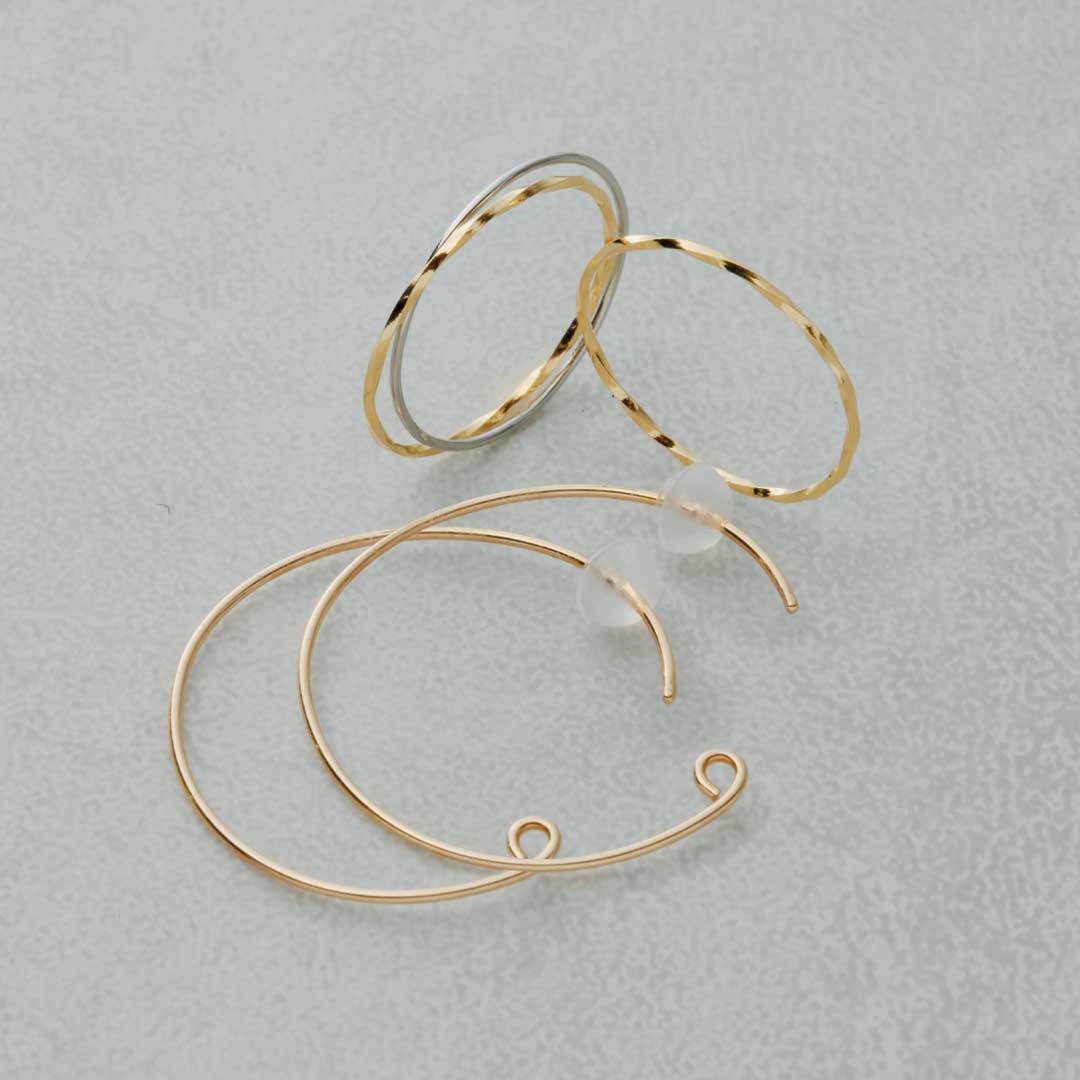 国産ジュエリー　Ｋ１８　ほっそーいリング　角ねじり　Ｋ１８　／ ＯＫＫＯ