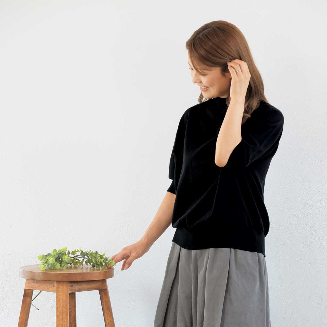 モックネック５分袖ニット／リネンや