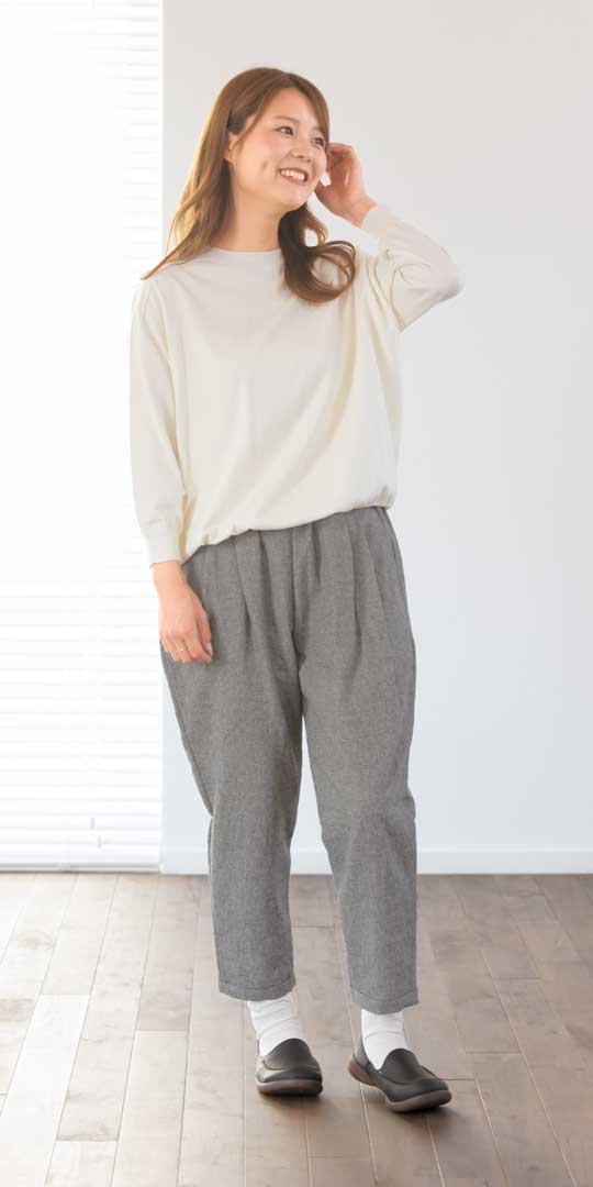 テーパードパンツ チドリ/リネンや