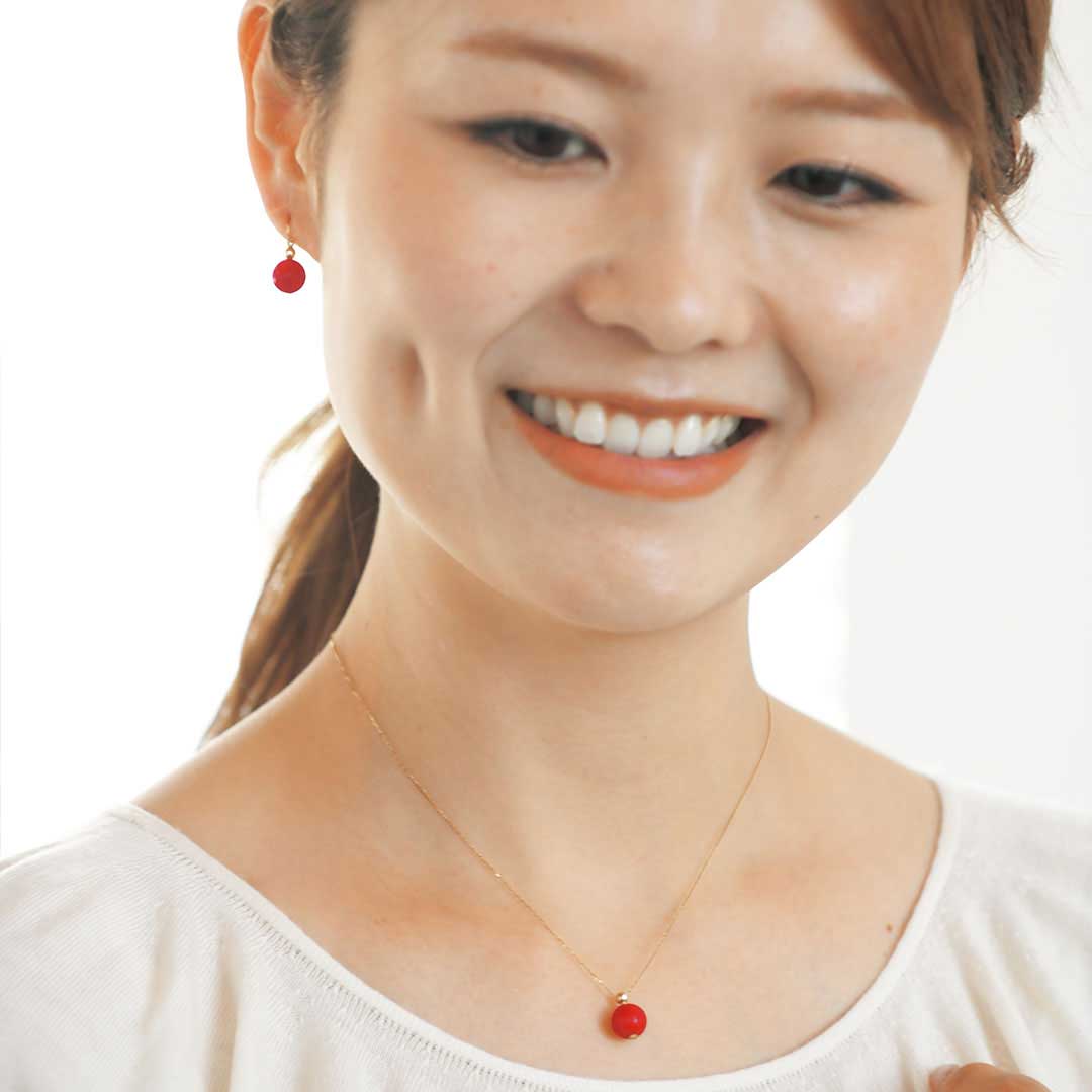 国産ジュエリー　Ｋ１０ＹＧ　天然石ピアス ／ ＯＫＫＯ