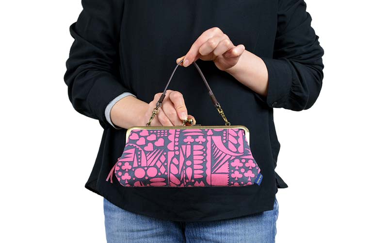 【新品】京都　京美染色　亥之吉　アロハシャツ　シルク100%　ゆり 新品】京都京美染色亥之吉アロハシャツシルク100%ゆり