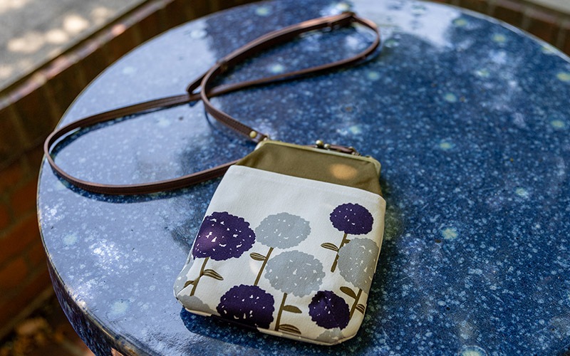 4寸縦型ポシェットがま口「こでまり」