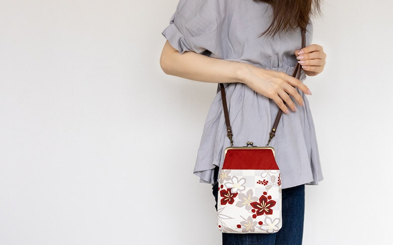 4寸縦型ポシェットがま口「いちまつうめ 生成り」