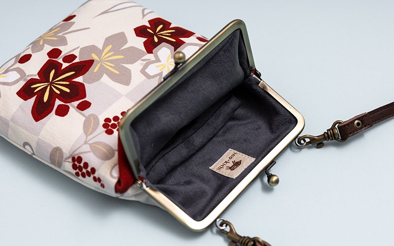 4寸縦型ポシェットがま口「いちまつうめ 生成り」