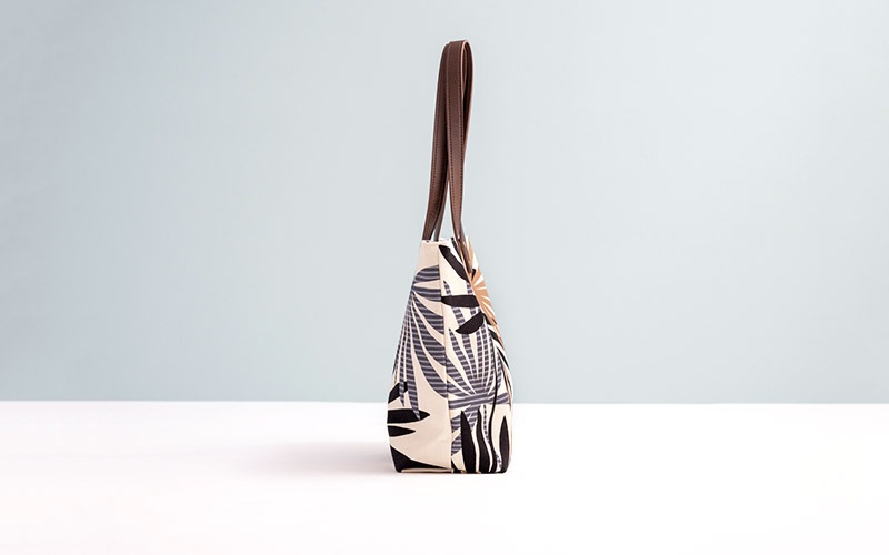 中トートバッグ「しゅろ」