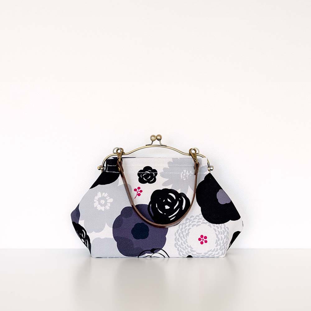 横長ベンリーがま口「はなかさね」