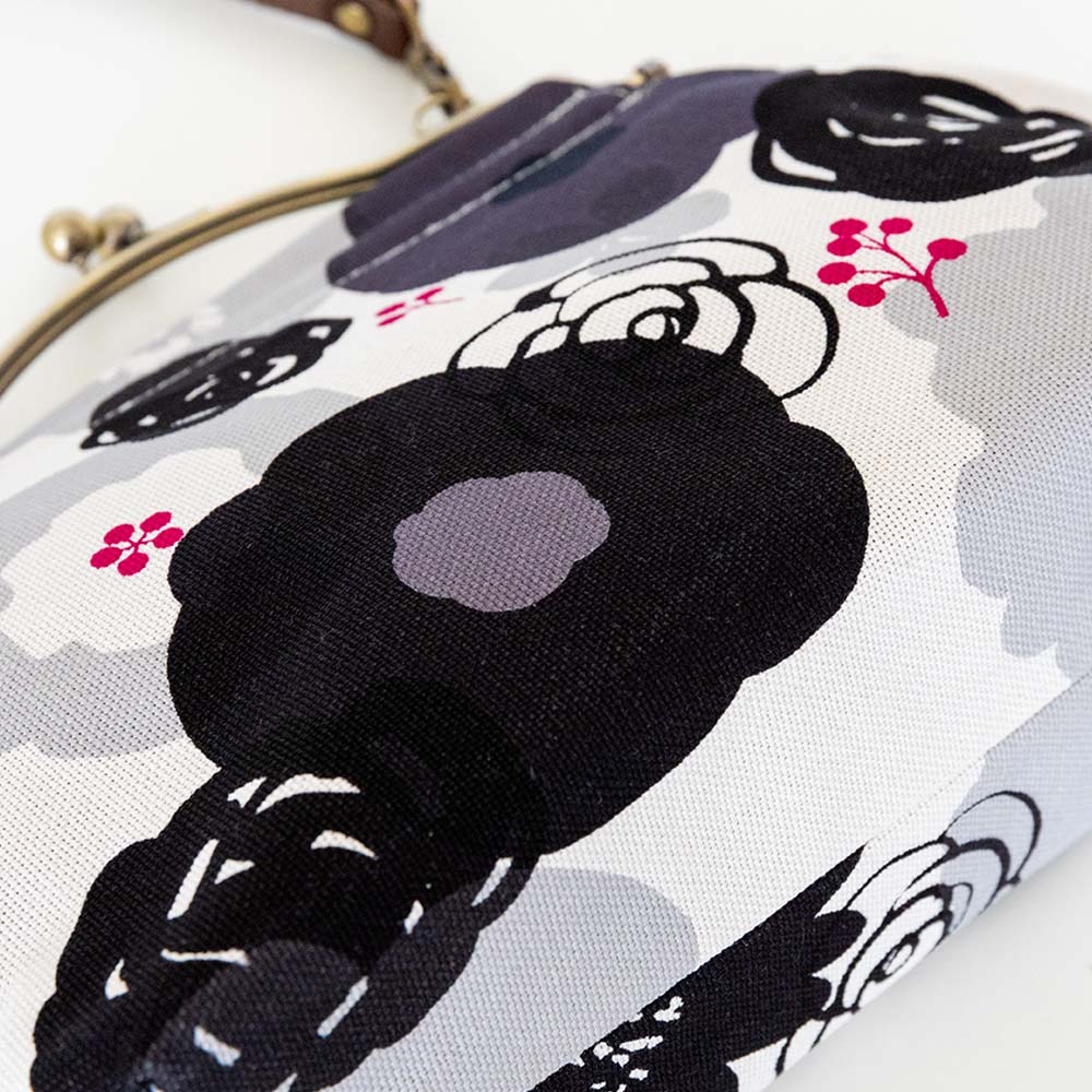 横長ベンリーがま口「はなかさね」