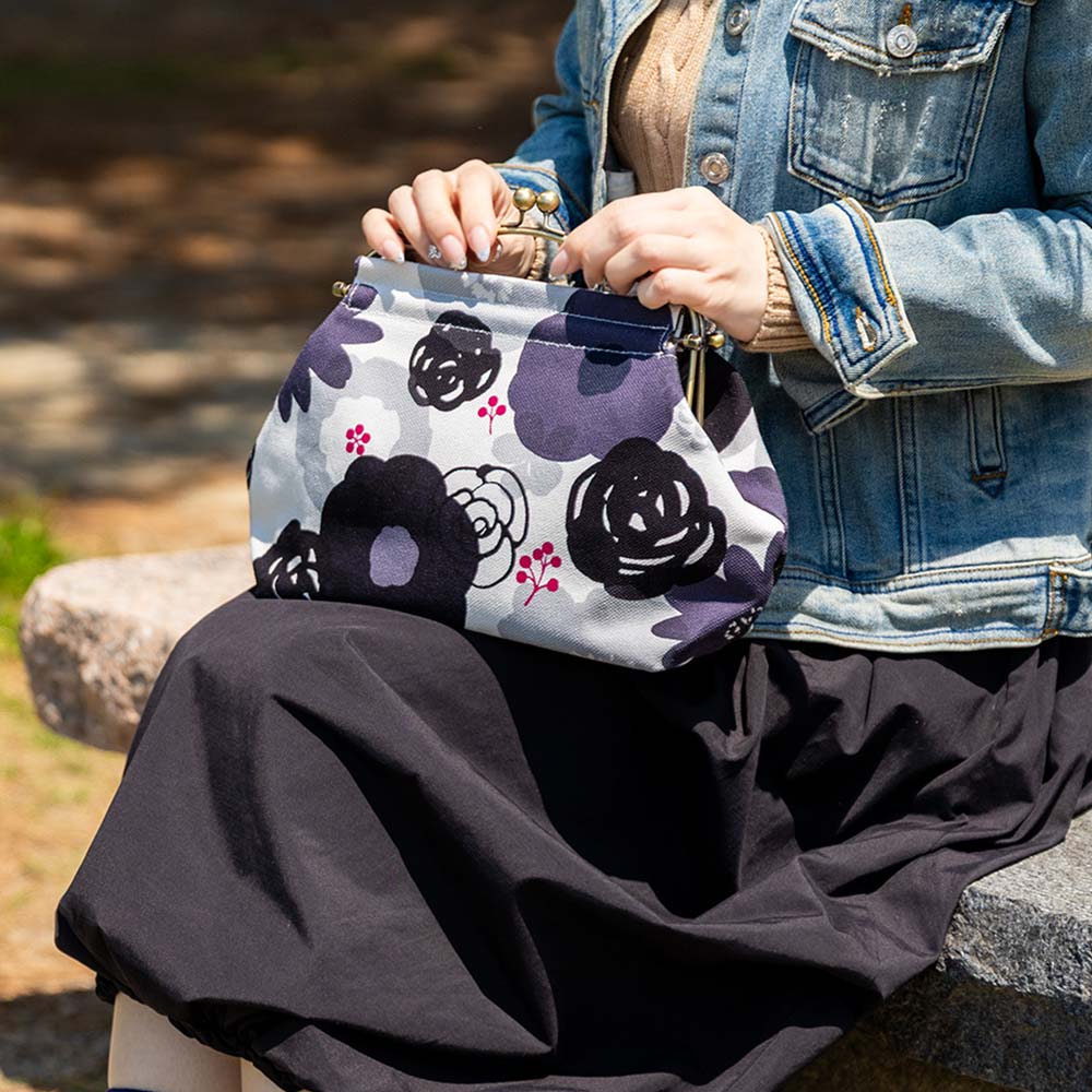 横長ベンリーがま口「はなかさね」