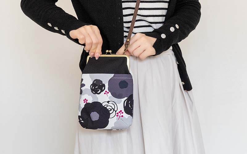 4寸縦型ポシェットがま口「はなかさね」