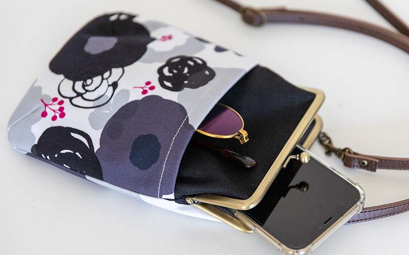 4寸縦型ポシェットがま口「はなかさね」