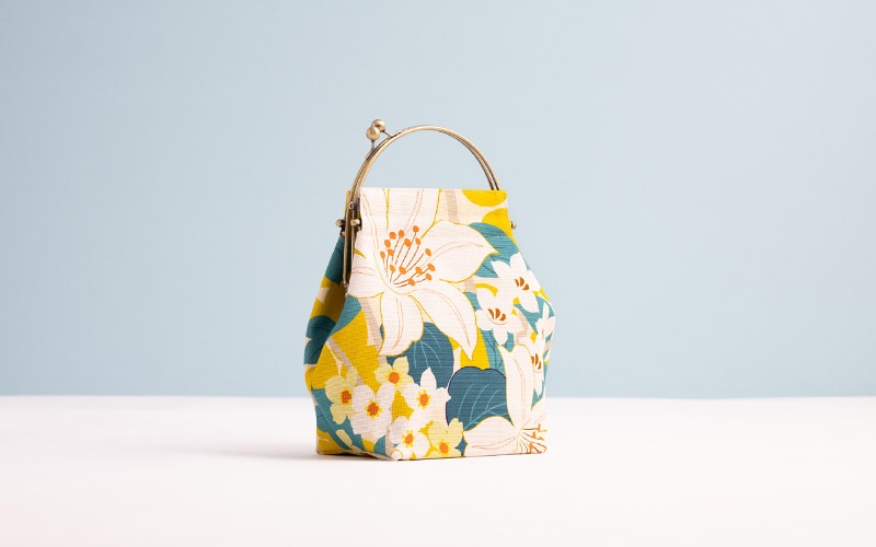 ✴︎健康まあや✴︎窓口 　　　京友禅グーススネークがま口 ベンリーがま口【大】「はなのにわ」｜亥之吉 by 京美染色株式会社