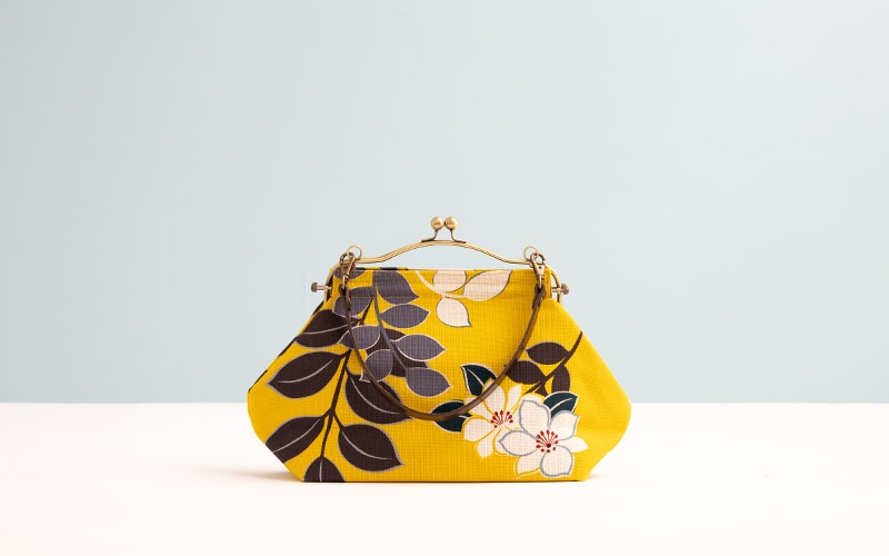 横長ベンリーがま口「しゃら きいろ」