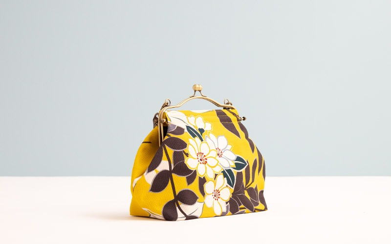 横長ベンリーがま口「しゃら きいろ」