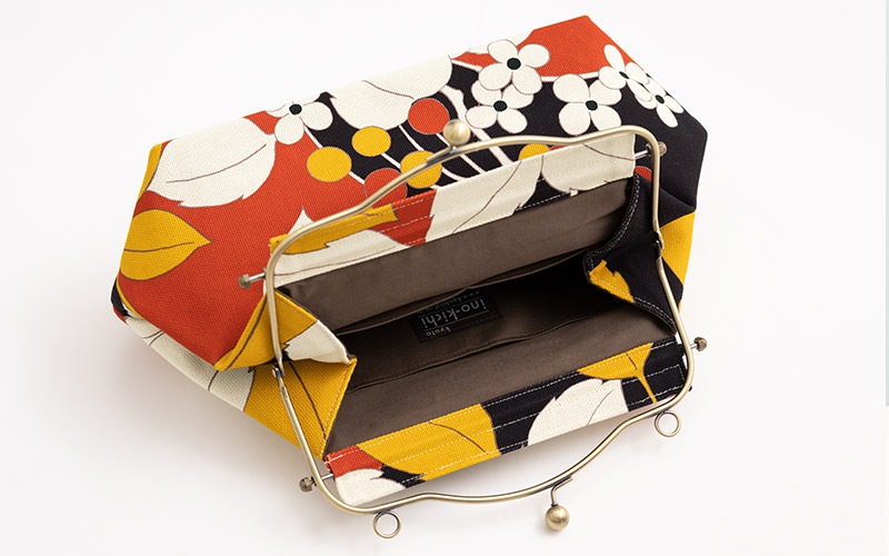 横長ベンリーがま口「やまのみ あかちゃ」