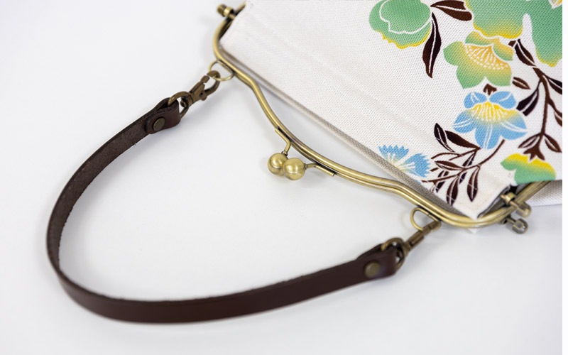 横長ベンリーがま口「やまのみ あかちゃ」