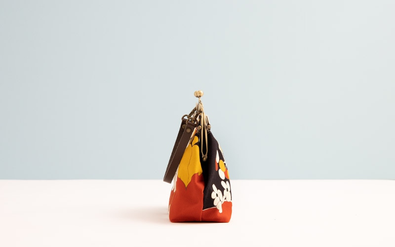 横長ベンリーがま口「やまのみ あかちゃ」