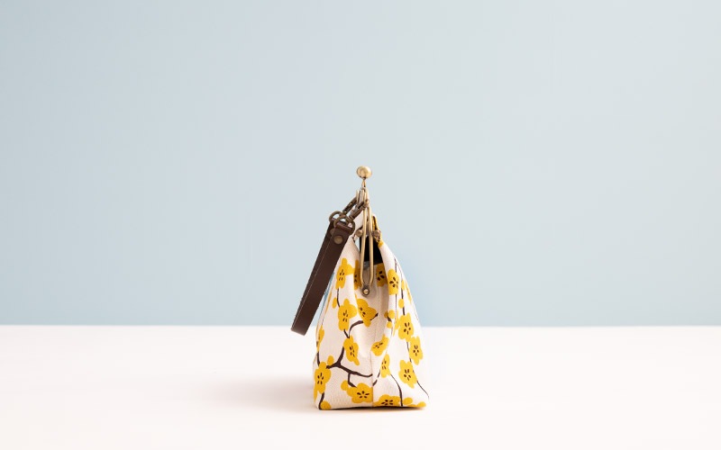 横長ベンリーがま口「まんかいうめ」